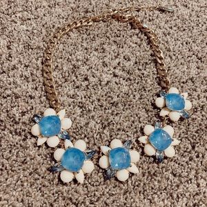 Plunder blue/white necklace.